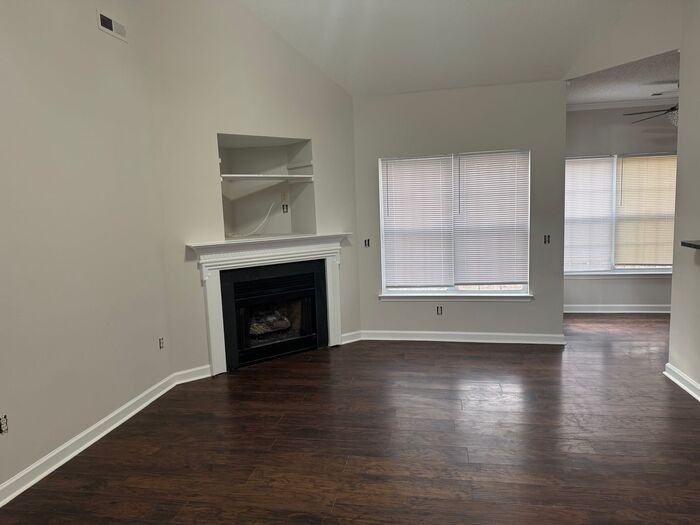 4032 Old Glory Dr - Photo 4 of 9