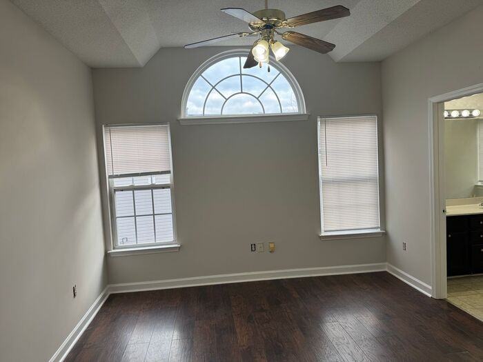 4032 Old Glory Dr - Photo 5 of 9