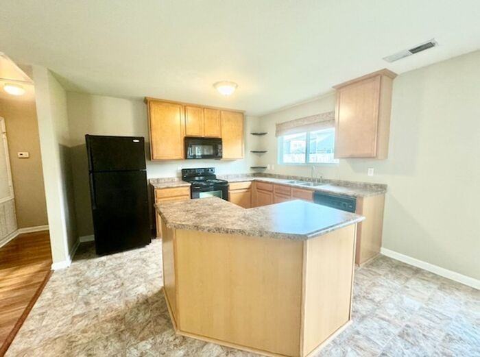 142 Vancouver Rd - Photo 5 of 21