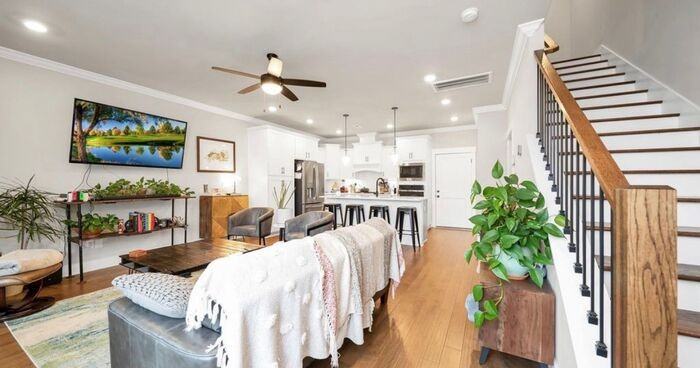 136 Iberville St - Photo 5 of 20