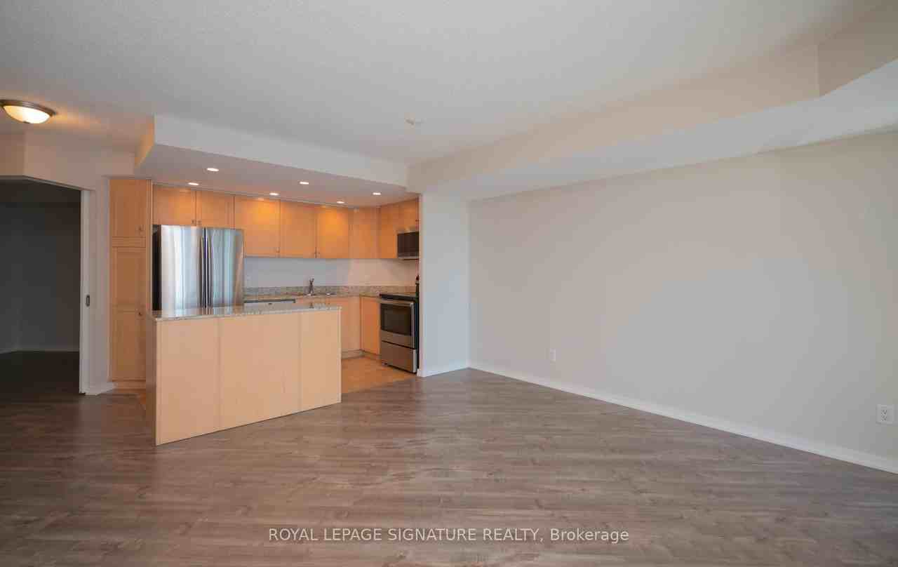 208 Queens Quay West - Photo 5 of 27