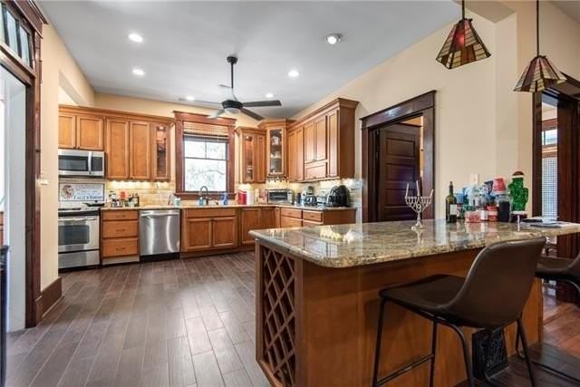 7702 Plum St - Photo 4 of 18