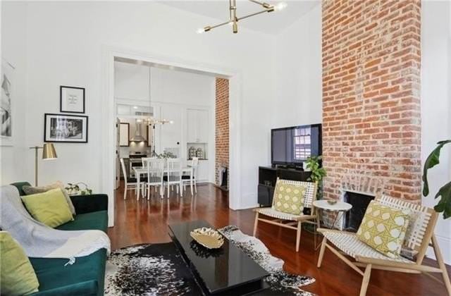 939 Jackson Ave - Photo 3 of 11