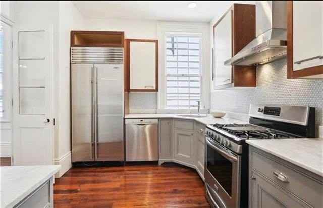 939 Jackson Ave - Photo 6 of 11