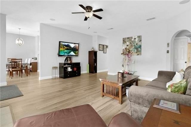 824 Destin St - Photo 3 of 26