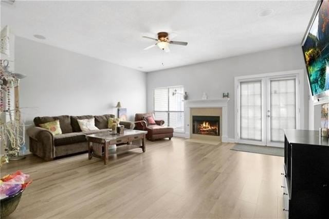 824 Destin St - Photo 4 of 26