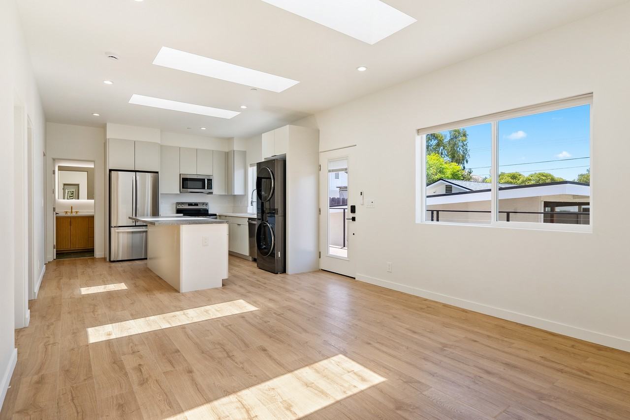 325 Cerro Romauldo Ave - Photo 3 of 9