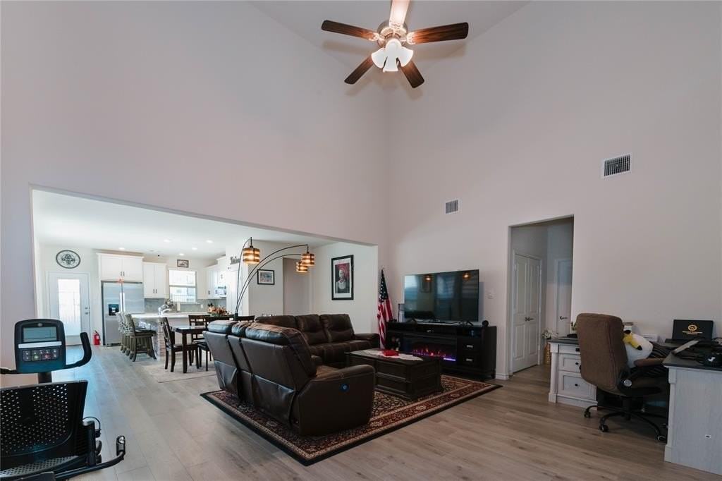 2028 Deya Dr - Photo 4 of 27