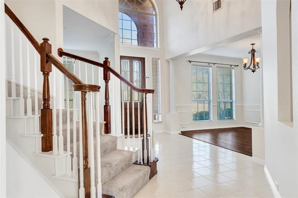 4300 Vanderpool Dr - Photo 3 of 37