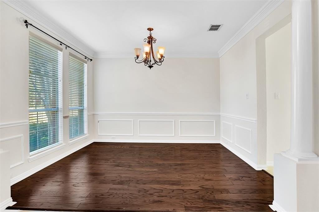 4300 Vanderpool Dr - Photo 4 of 37