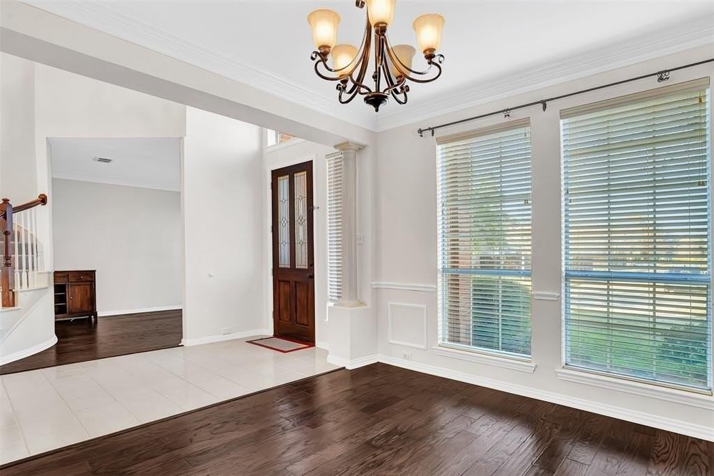 4300 Vanderpool Dr - Photo 6 of 37