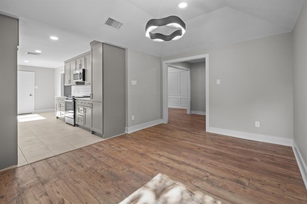 4420 Sterling Ln - Photo 7 of 24