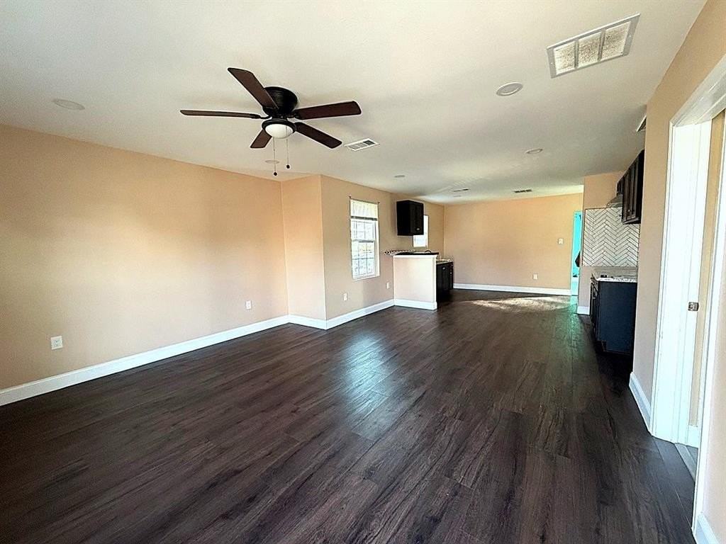 2406 S Marsalis Ave - Photo 5 of 11