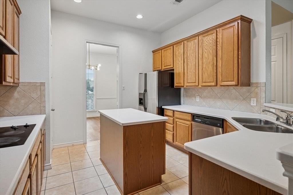 11704 Stephenville Dr - Photo 3 of 15