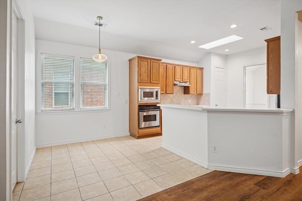 11704 Stephenville Dr - Photo 4 of 15