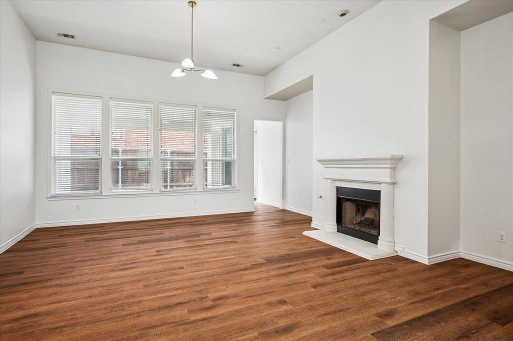 11704 Stephenville Dr - Photo 5 of 15