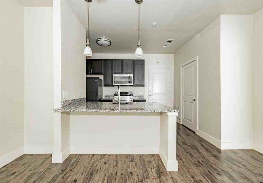 3221 Elihu St #304 - Photo 5 of 11