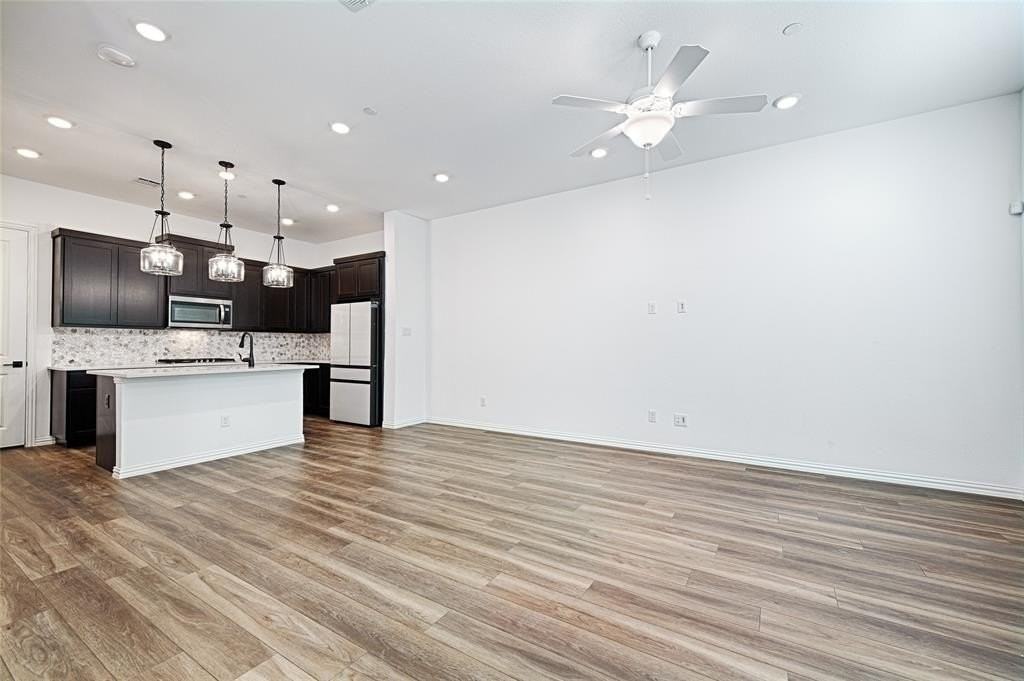 4437 Ward St - Photo 4 of 40