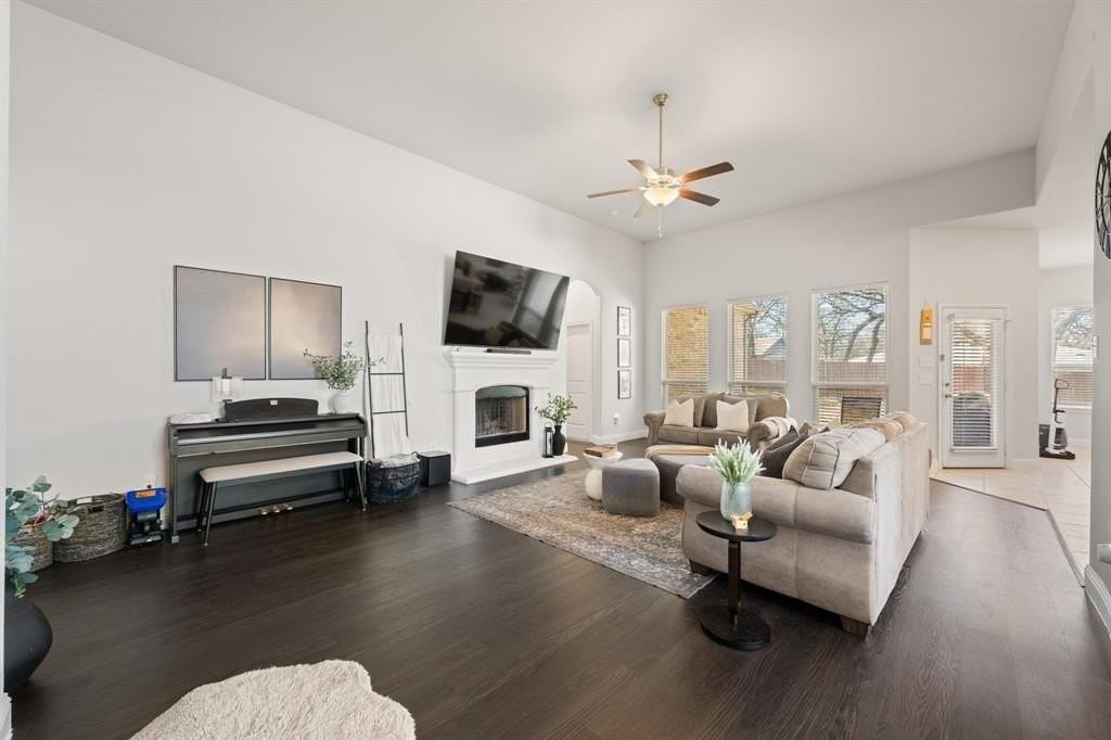 7544 Rose Crest Blvd - Photo 7 of 27