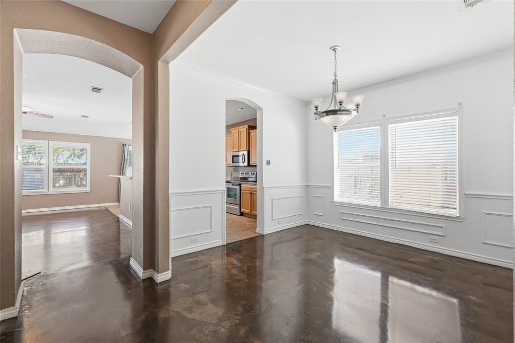 1018 Karen St - Photo 7 of 34