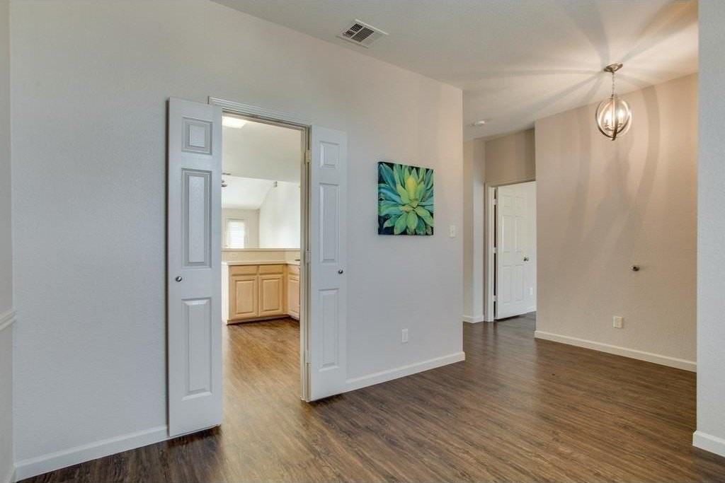 1414 Stella Dr - Photo 3 of 17