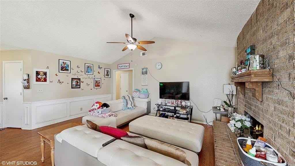 841 Santa Fe Trl - Photo 2 of 12