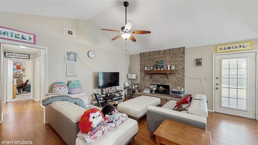 841 Santa Fe Trl - Photo 3 of 12