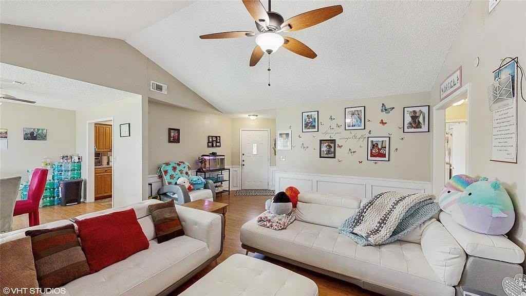 841 Santa Fe Trl - Photo 4 of 12