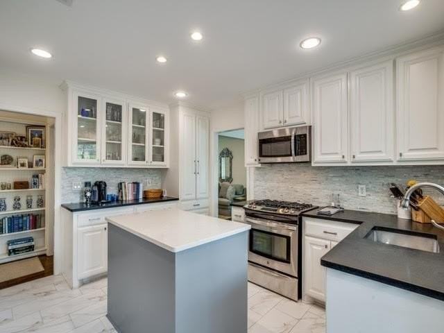 6249 Sudbury Dr - Photo 2 of 13