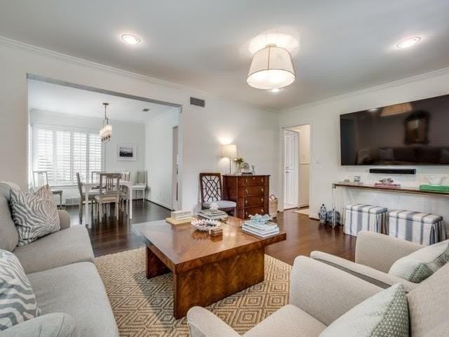 6249 Sudbury Dr - Photo 3 of 13