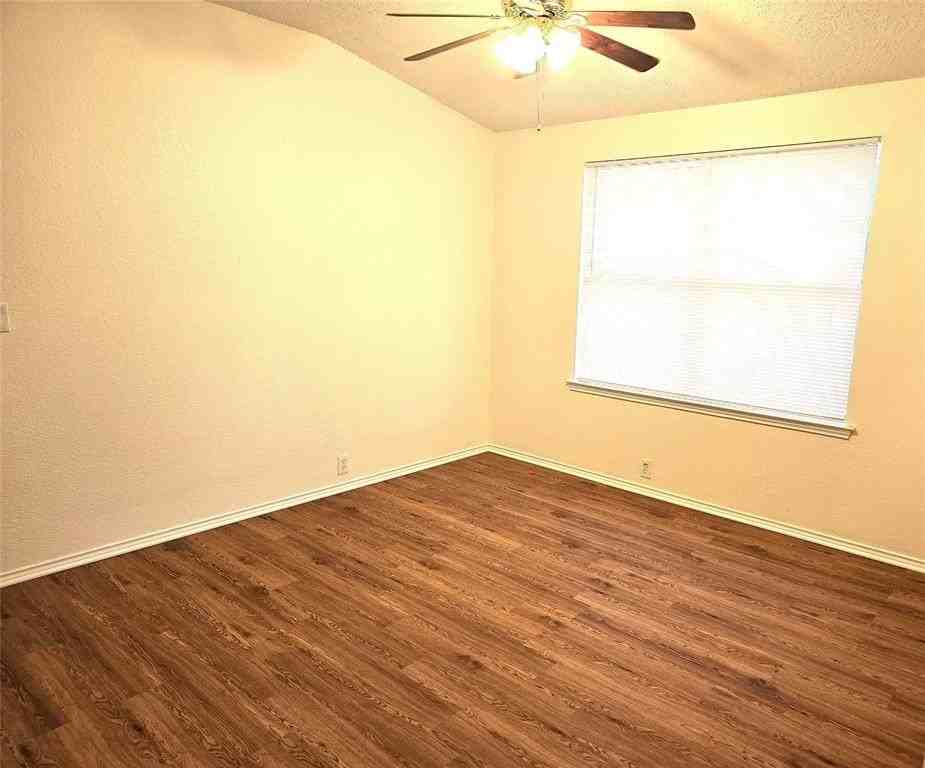 1802 Berkeley Dr - Photo 2 of 13