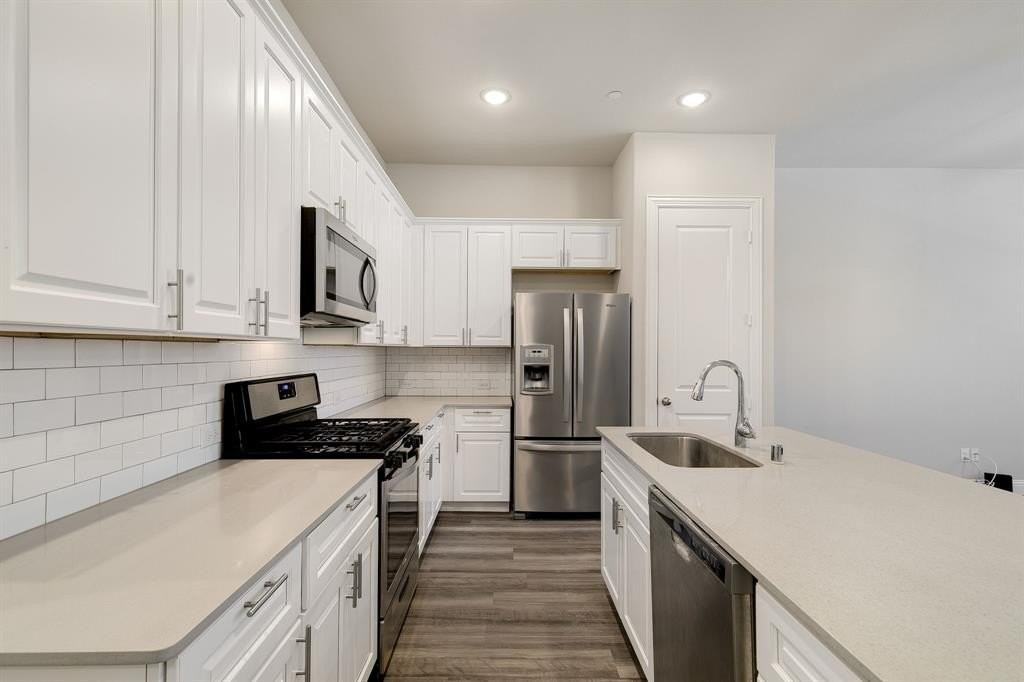 4158 Shavano Dr - Photo 3 of 37