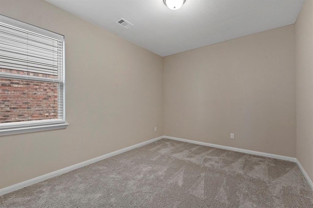 5412 Persimmon Dr - Photo 6 of 21