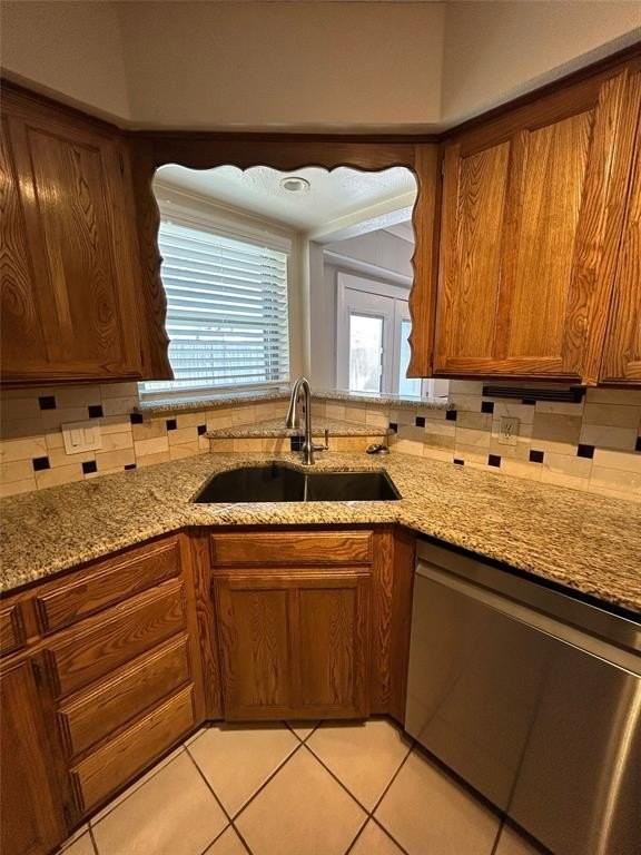 7436 Meadowview Ter - Photo 7 of 25