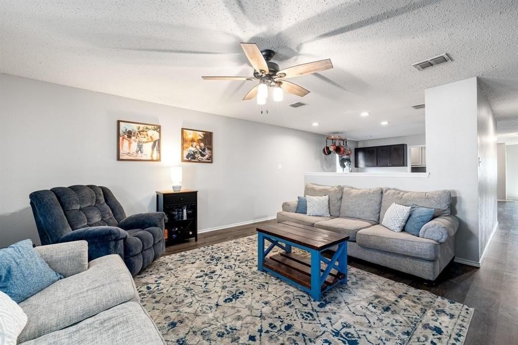 2705 Mitchell Ln - Photo 5 of 24