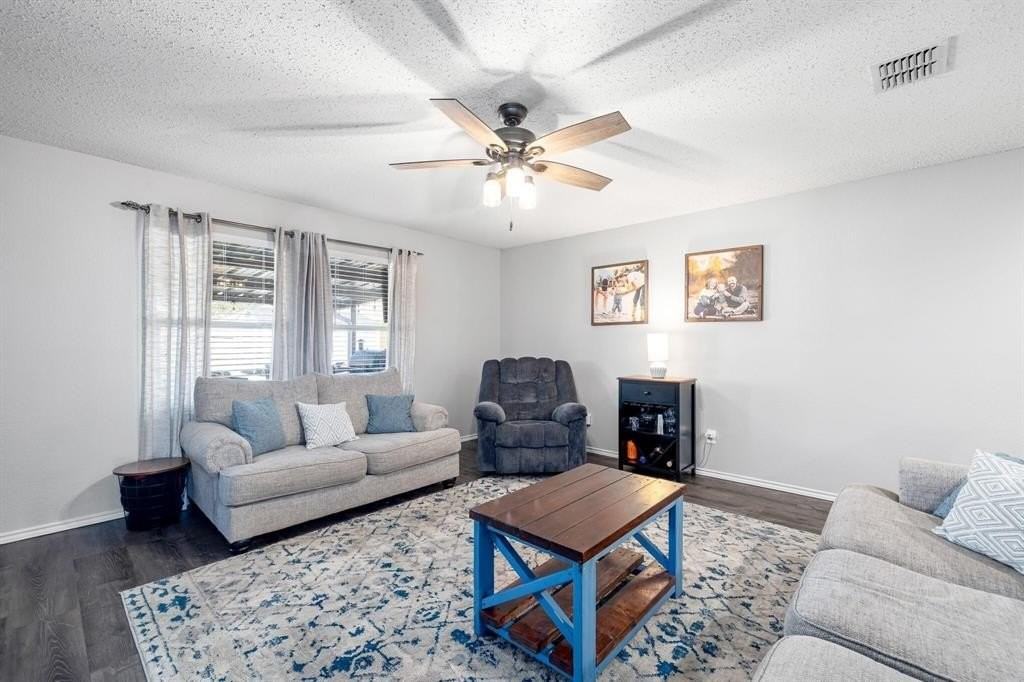 2705 Mitchell Ln - Photo 6 of 24