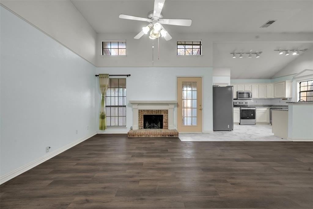 139 Kingsbridge Dr - Photo 5 of 31