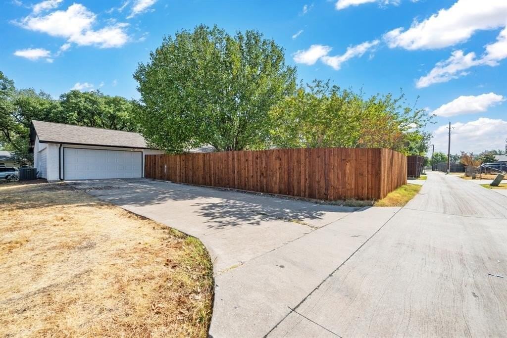 2038 Ash Hill Rd - Photo 4 of 28