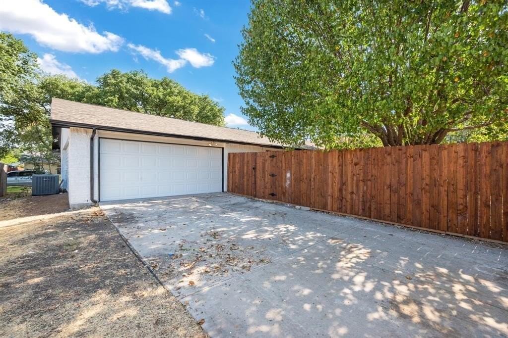 2038 Ash Hill Rd - Photo 5 of 28