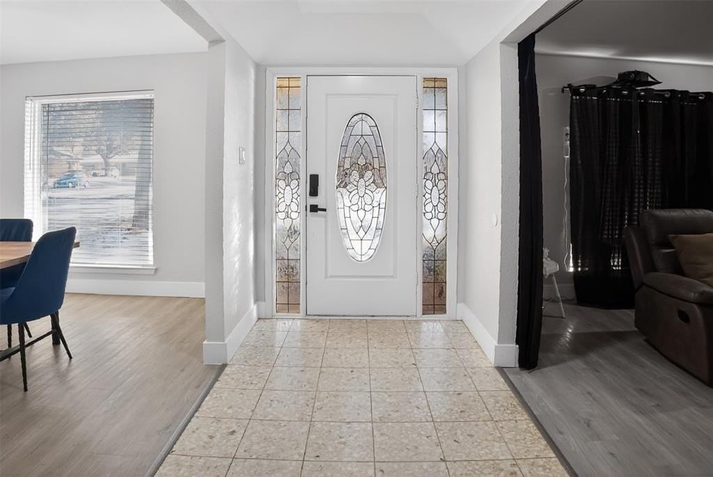 6425 Heidelburg Ct - Photo 6 of 36