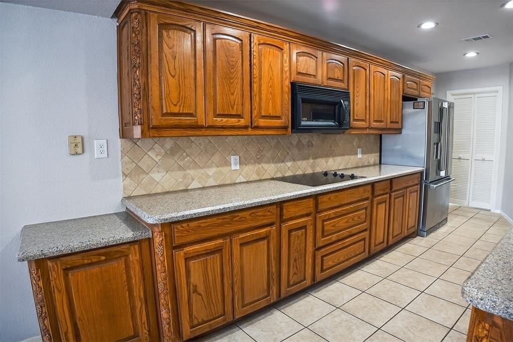 6425 Heidelburg Ct - Photo 7 of 36