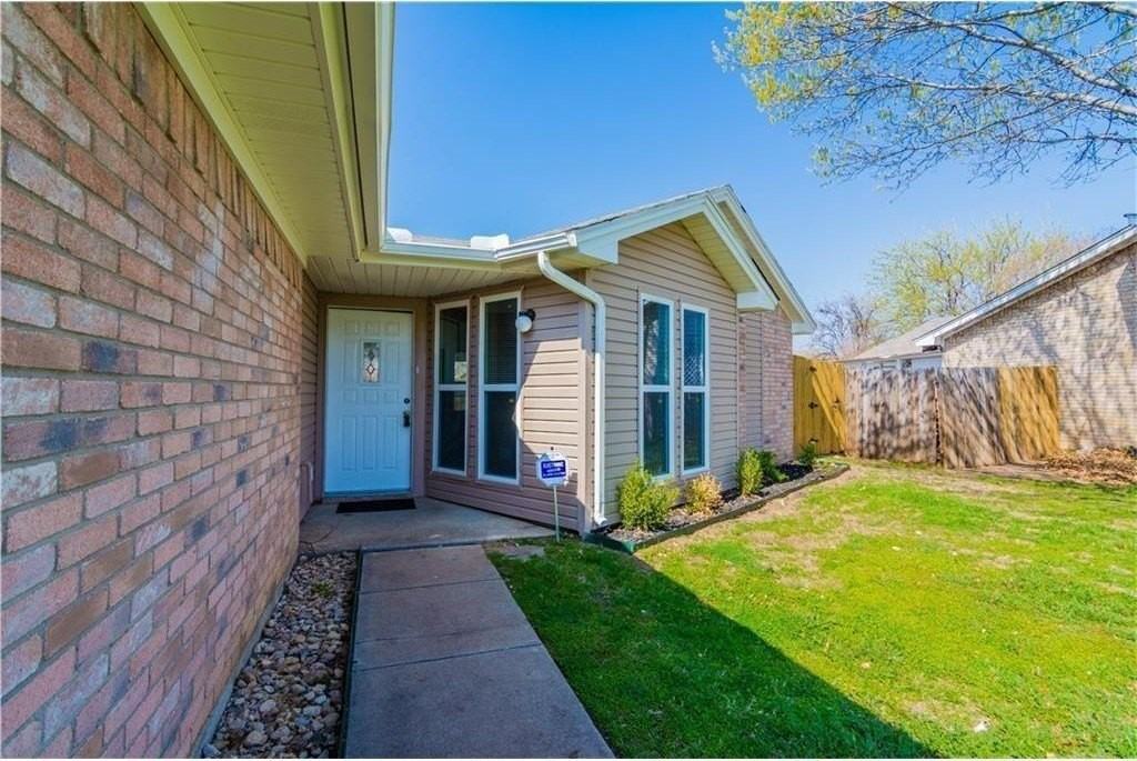 1080 W Hills Ter - Photo 2 of 17