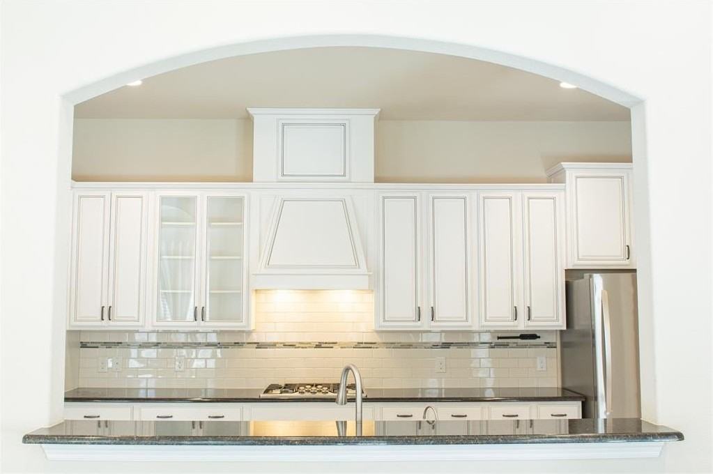 638 Enfield Dr - Photo 5 of 24