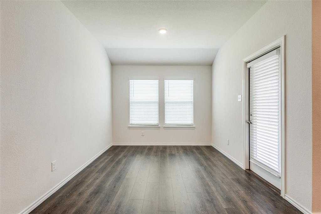 111 Barbara Ln - Photo 6 of 23