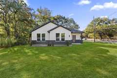 150 Bandera Cir - Photo 1 of 1