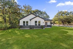 featured image of 150 Bandera Cir