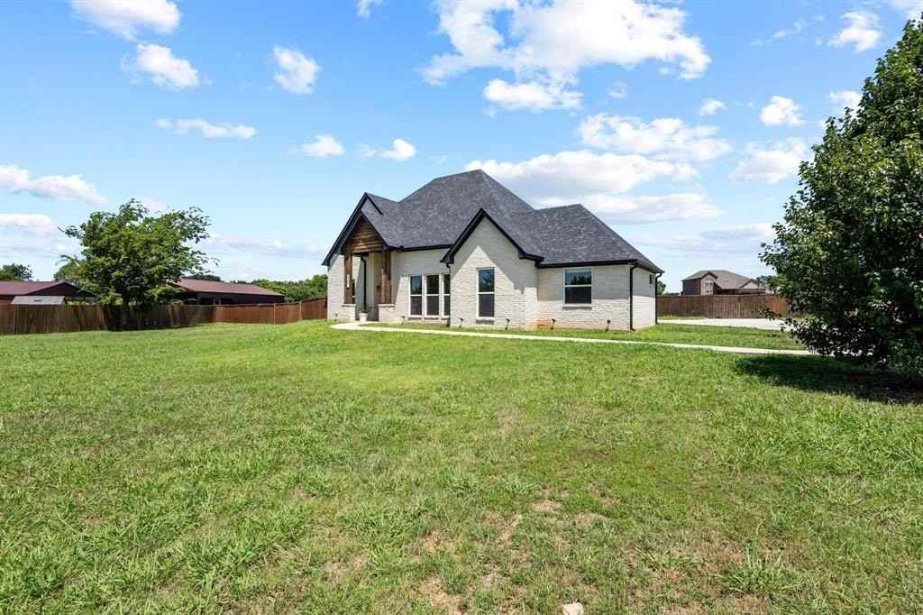 2201 Norwood St - Photo 3 of 39