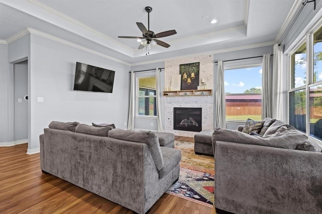 2201 Norwood St - Photo 5 of 39