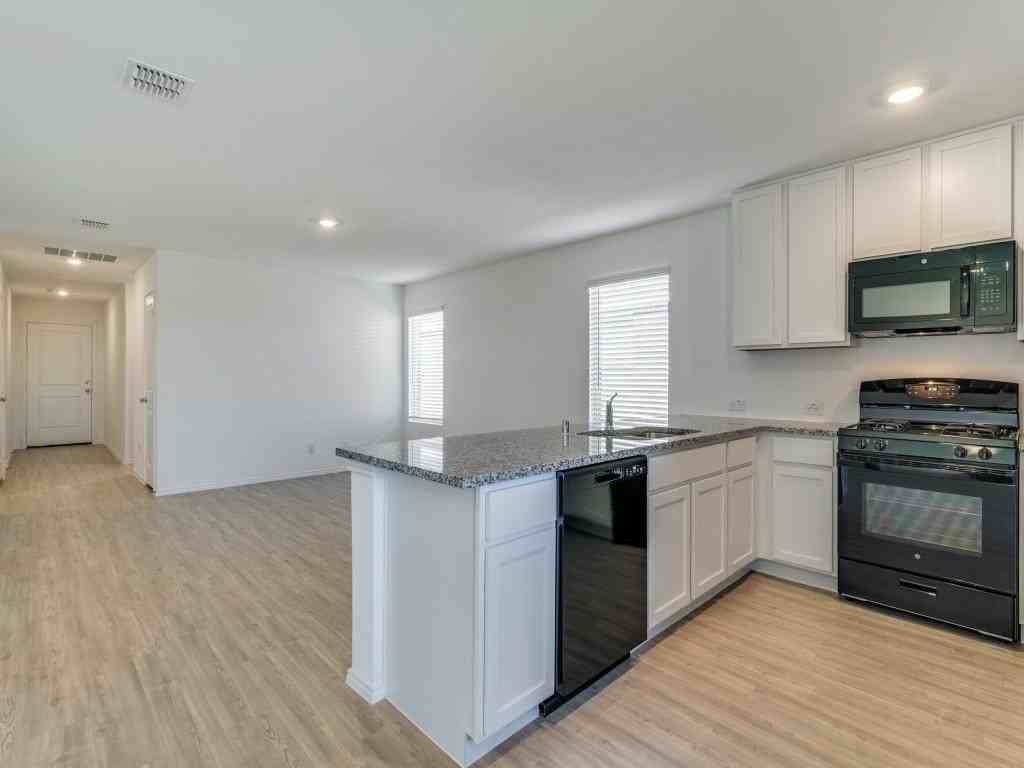 1511 Falconry Ct - Photo 6 of 12