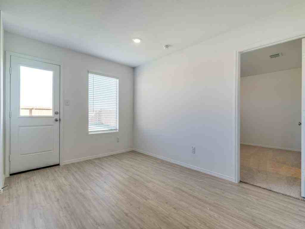 1511 Falconry Ct - Photo 7 of 12